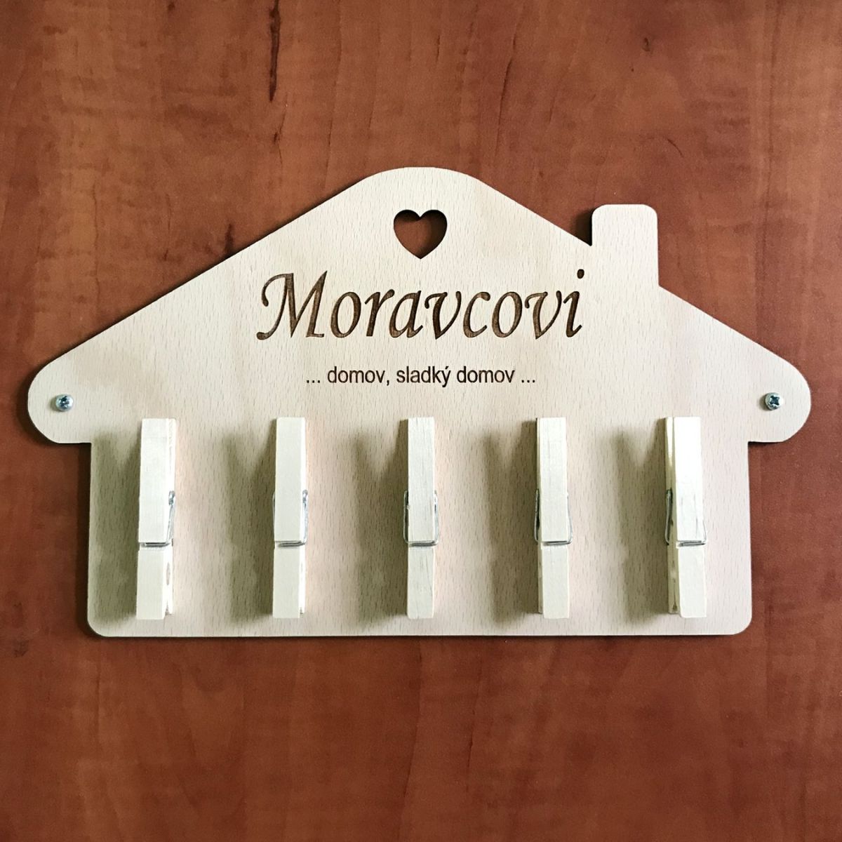 Věšák na klíče s kolíčky